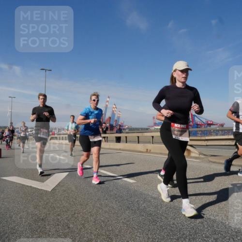 03.10.2025 - Köhlbrandbrückenlauf Matties Gatica Varas http://msf.ph/oto/8992253 03.10.2025 12:43:58 Position 2 6572 meine-sportfotos.de
