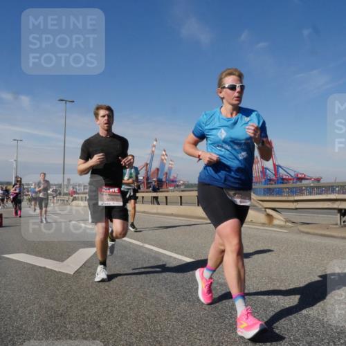 03.10.2025 - Köhlbrandbrückenlauf Matties Gatica Varas http://msf.ph/oto/8992260 03.10.2025 12:43:59 Position 2 4505, 5753 meine-sportfotos.de