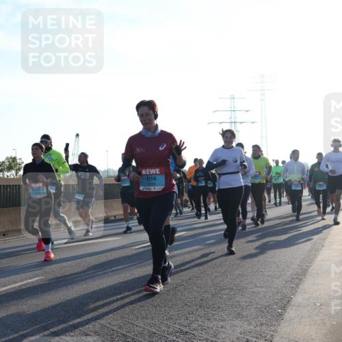 03.10.2025 - Köhlbrandbrückenlauf Luisa Fischer http://msf.ph/oto/8992266 03.10.2025 10:17:41 Position 3 2939, 3596 meine-sportfotos.de