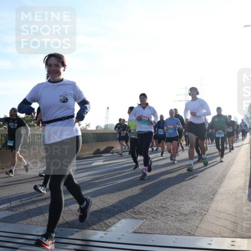 03.10.2025 - Köhlbrandbrückenlauf Luisa Fischer http://msf.ph/oto/8992288 03.10.2025 10:17:43 Position 3 3666, 100, 00 meine-sportfotos.de