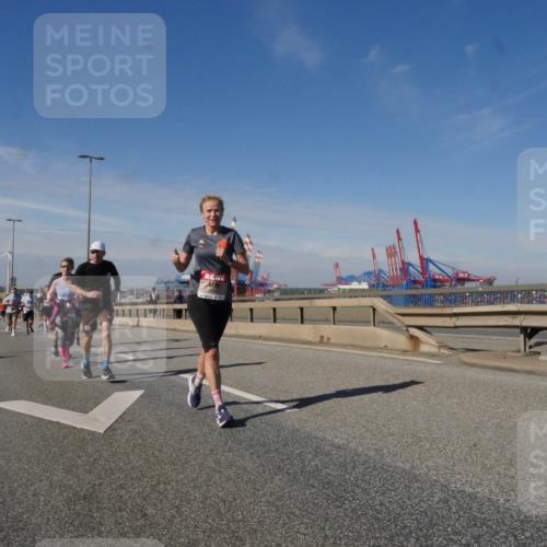 03.10.2025 - Köhlbrandbrückenlauf Matties Gatica Varas http://msf.ph/oto/8992289 03.10.2025 12:44:03 Position 2  meine-sportfotos.de