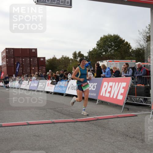 03.10.2025 - Köhlbrandbrückenlauf Yannick Fuchs http://msf.ph/oto/8992293 03.10.2025 16:03:26 Ziel 7013, 7094, 7224, 7418, 7485, 7873, 9103, 9678 meine-sportfotos.de