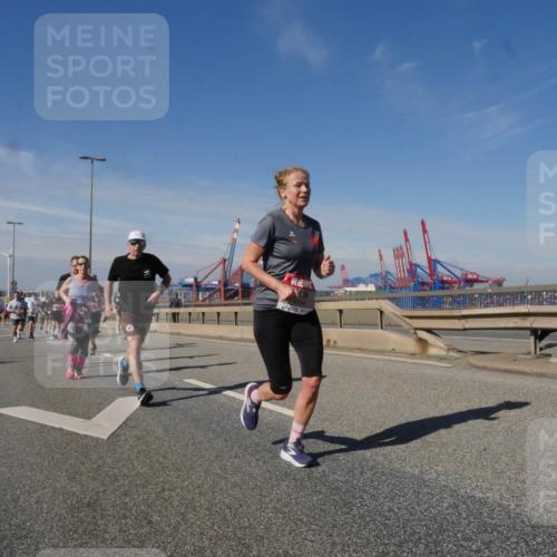 03.10.2025 - Köhlbrandbrückenlauf Matties Gatica Varas http://msf.ph/oto/8992295 03.10.2025 12:44:03 Position 2  meine-sportfotos.de