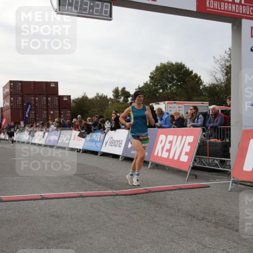 03.10.2025 - Köhlbrandbrückenlauf Yannick Fuchs http://msf.ph/oto/8992300 03.10.2025 16:03:27 Ziel 7013, 7094, 7224, 7284, 7418, 7485, 9103, 9678 meine-sportfotos.de