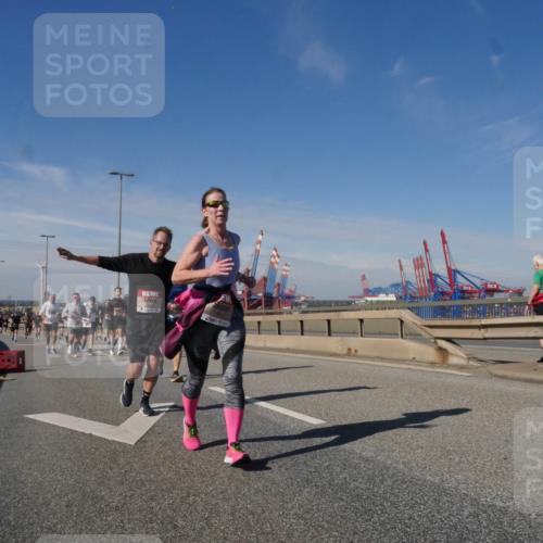 03.10.2025 - Köhlbrandbrückenlauf Matties Gatica Varas http://msf.ph/oto/8992309 03.10.2025 12:44:05 Position 2 18 meine-sportfotos.de