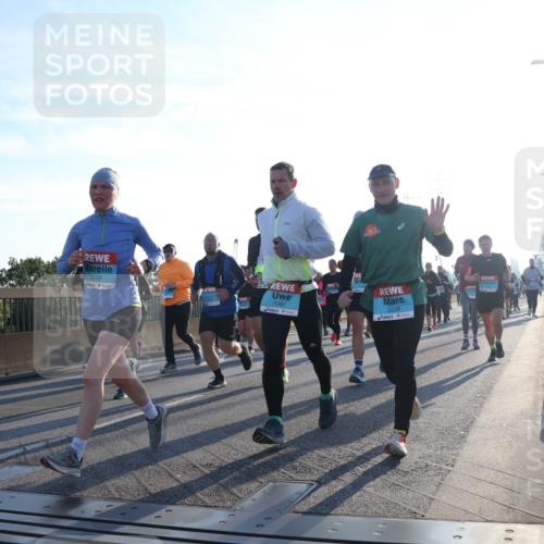 03.10.2025 - Köhlbrandbrückenlauf Luisa Fischer http://msf.ph/oto/8992310 03.10.2025 10:17:45 Position 3 3539, 1367, 3238, 00, 00 meine-sportfotos.de