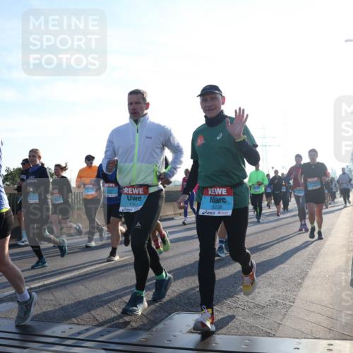 03.10.2025 - Köhlbrandbrückenlauf Luisa Fischer http://msf.ph/oto/8992312 03.10.2025 10:17:46 Position 3 1539, 1367, 3238, 100, 00 meine-sportfotos.de