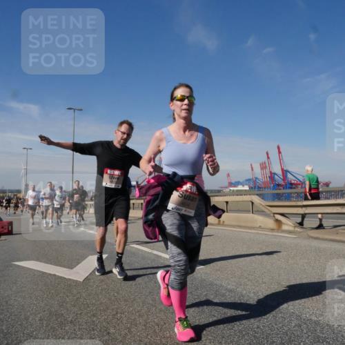 03.10.2025 - Köhlbrandbrückenlauf Matties Gatica Varas http://msf.ph/oto/8992313 03.10.2025 12:44:06 Position 2 4975, 4514 meine-sportfotos.de