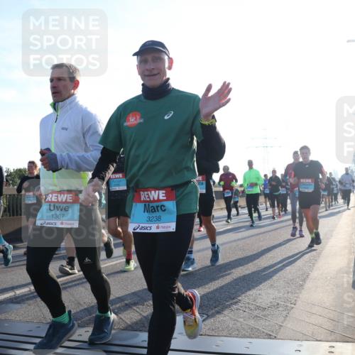 03.10.2025 - Köhlbrandbrückenlauf Luisa Fischer http://msf.ph/oto/8992316 03.10.2025 10:17:46 Position 3 1367, 3238, 100, 00 meine-sportfotos.de