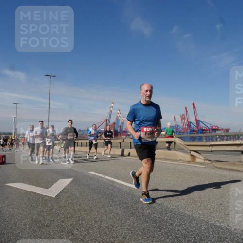 03.10.2025 - Köhlbrandbrückenlauf Matties Gatica Varas http://msf.ph/oto/8992325 03.10.2025 12:44:07 Position 2 4412 meine-sportfotos.de