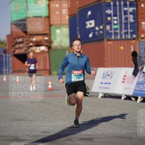 03.10.2025 - Köhlbrandbrückenlauf Michael Burmester http://msf.ph/oto/8992327 03.10.2025 09:51:40 Ziel 1034, 3350 meine-sportfotos.de
