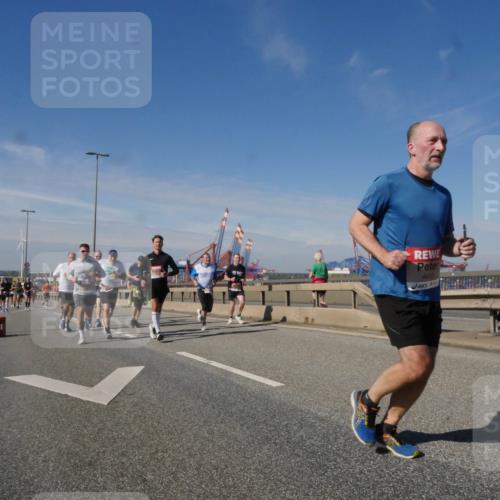 03.10.2025 - Köhlbrandbrückenlauf Matties Gatica Varas http://msf.ph/oto/8992329 03.10.2025 12:44:08 Position 2 4412 meine-sportfotos.de