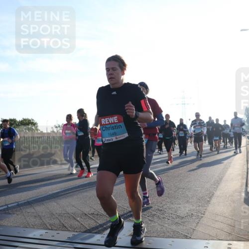 03.10.2025 - Köhlbrandbrückenlauf Luisa Fischer http://msf.ph/oto/8992331 03.10.2025 10:17:48 Position 3 1649, 00, 00 meine-sportfotos.de