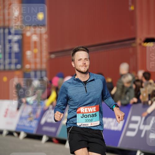 03.10.2025 - Köhlbrandbrückenlauf Michael Burmester http://msf.ph/oto/8992333 03.10.2025 09:51:42 Ziel 1034, 3350 meine-sportfotos.de