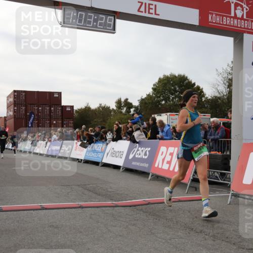 03.10.2025 - Köhlbrandbrückenlauf Yannick Fuchs http://msf.ph/oto/8992334 03.10.2025 16:03:27 Ziel 7013, 7094, 7224, 7284, 7418, 7485, 9103, 9678 meine-sportfotos.de