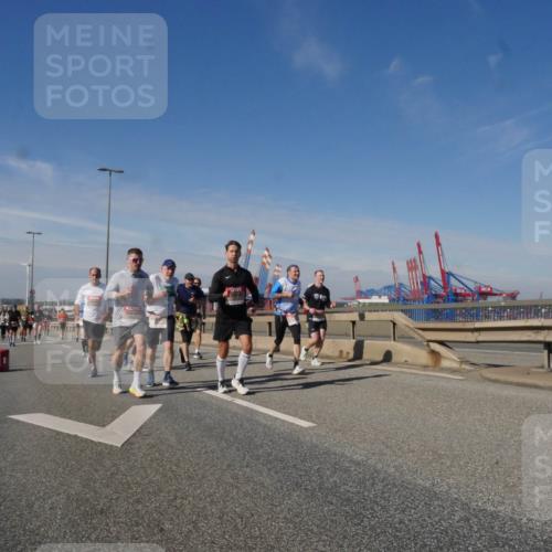 03.10.2025 - Köhlbrandbrückenlauf Matties Gatica Varas http://msf.ph/oto/8992335 03.10.2025 12:44:08 Position 2 18 meine-sportfotos.de