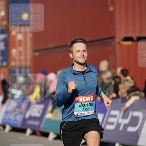 03.10.2025 - Köhlbrandbrückenlauf Michael Burmester http://msf.ph/oto/8992339 03.10.2025 09:51:42 Ziel 1034, 3350 meine-sportfotos.de