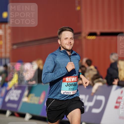 03.10.2025 - Köhlbrandbrückenlauf Michael Burmester http://msf.ph/oto/8992343 03.10.2025 09:51:42 Ziel 1034, 3350 meine-sportfotos.de
