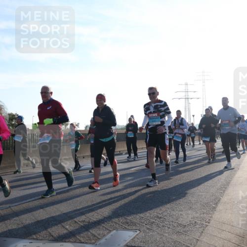 03.10.2025 - Köhlbrandbrückenlauf Luisa Fischer http://msf.ph/oto/8992350 03.10.2025 10:17:49 Position 3 3735 meine-sportfotos.de