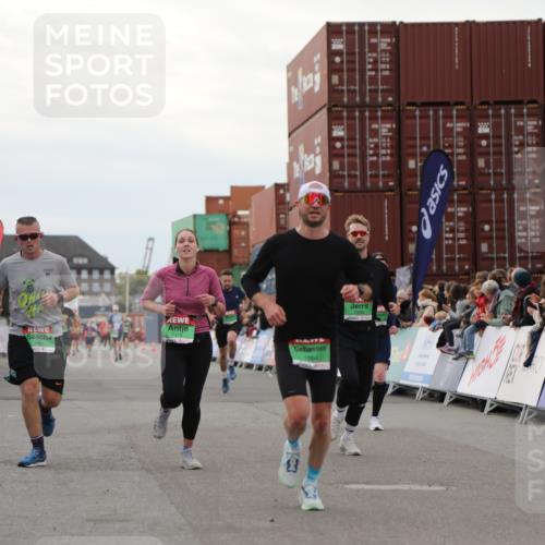 03.10.2025 - Köhlbrandbrückenlauf Yannick Fuchs http://msf.ph/oto/8992353 03.10.2025 16:03:28 Ziel 7013, 7094, 7224, 7284, 7418, 7485, 9103, 9632 meine-sportfotos.de