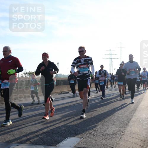 03.10.2025 - Köhlbrandbrückenlauf Luisa Fischer http://msf.ph/oto/8992354 03.10.2025 10:17:50 Position 3 3540, 85 meine-sportfotos.de