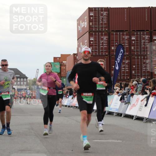 03.10.2025 - Köhlbrandbrückenlauf Yannick Fuchs http://msf.ph/oto/8992360 03.10.2025 16:03:28 Ziel 7013, 7094, 7224, 7284, 7418, 7485, 9103, 9632 meine-sportfotos.de