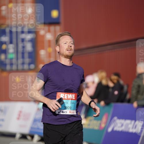 03.10.2025 - Köhlbrandbrückenlauf Michael Burmester http://msf.ph/oto/8992365 03.10.2025 09:51:48 Ziel 3086, 3350, 3809 meine-sportfotos.de