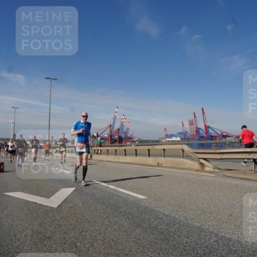 03.10.2025 - Köhlbrandbrückenlauf Matties Gatica Varas http://msf.ph/oto/8992366 03.10.2025 12:44:12 Position 2  meine-sportfotos.de