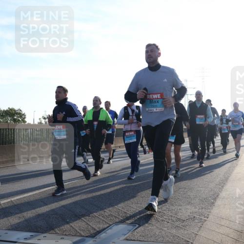 03.10.2025 - Köhlbrandbrückenlauf Luisa Fischer http://msf.ph/oto/8992367 03.10.2025 10:17:51 Position 3 1611, 1505 meine-sportfotos.de