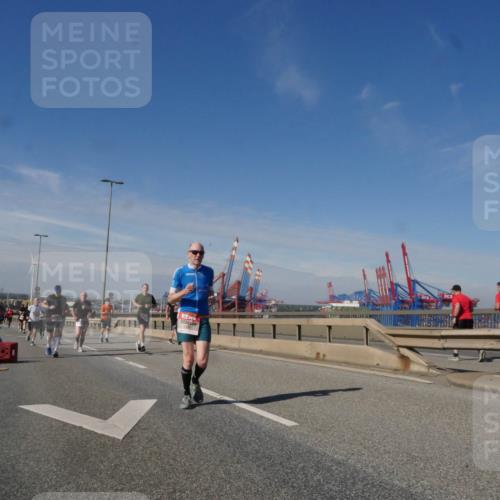 03.10.2025 - Köhlbrandbrückenlauf Matties Gatica Varas http://msf.ph/oto/8992371 03.10.2025 12:44:13 Position 2  meine-sportfotos.de