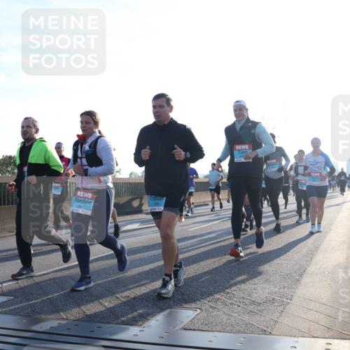 03.10.2025 - Köhlbrandbrückenlauf Luisa Fischer http://msf.ph/oto/8992378 03.10.2025 10:17:52 Position 3 1565, 1492, 00, 00 meine-sportfotos.de