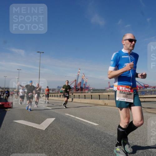 03.10.2025 - Köhlbrandbrückenlauf Matties Gatica Varas http://msf.ph/oto/8992383 03.10.2025 12:44:14 Position 2 4597, 118 meine-sportfotos.de