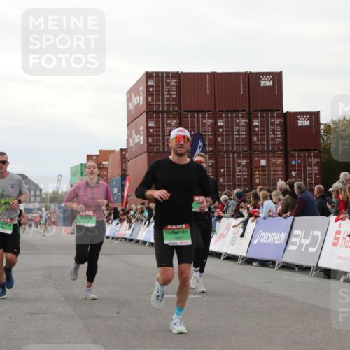 03.10.2025 - Köhlbrandbrückenlauf Yannick Fuchs http://msf.ph/oto/8992384 03.10.2025 16:03:29 Ziel 7013, 7094, 7224, 7284, 7418, 7485, 9103, 9632 meine-sportfotos.de