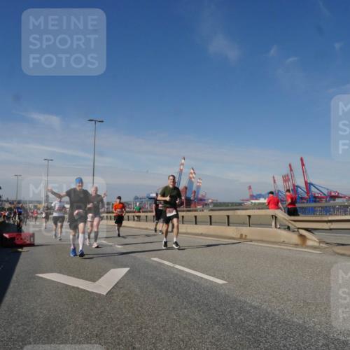 03.10.2025 - Köhlbrandbrückenlauf Matties Gatica Varas http://msf.ph/oto/8992389 03.10.2025 12:44:15 Position 2 118 meine-sportfotos.de