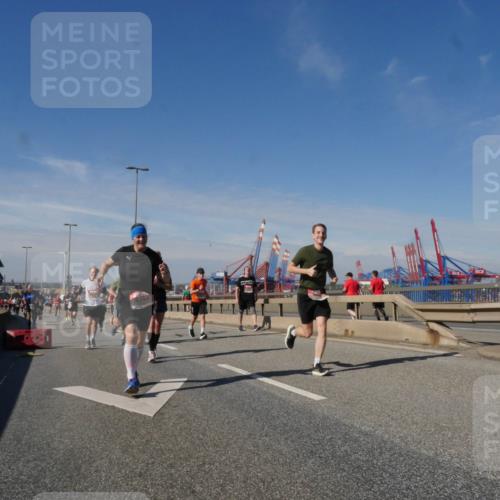 03.10.2025 - Köhlbrandbrückenlauf Matties Gatica Varas http://msf.ph/oto/8992399 03.10.2025 12:44:16 Position 2 118 meine-sportfotos.de