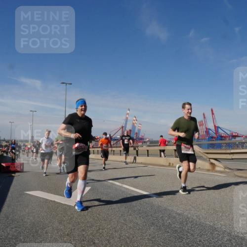 03.10.2025 - Köhlbrandbrückenlauf Matties Gatica Varas http://msf.ph/oto/8992403 03.10.2025 12:44:16 Position 2 118 meine-sportfotos.de