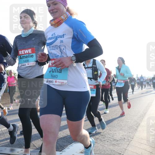 03.10.2025 - Köhlbrandbrückenlauf Luisa Fischer http://msf.ph/oto/8992406 03.10.2025 10:17:54 Position 3 15, 1439, 1438, 29, 2012, 31, 1, 1640 meine-sportfotos.de