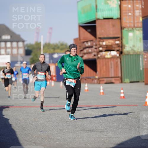 03.10.2025 - Köhlbrandbrückenlauf Michael Burmester http://msf.ph/oto/8992410 03.10.2025 09:51:58 Ziel 1187, 3086 meine-sportfotos.de