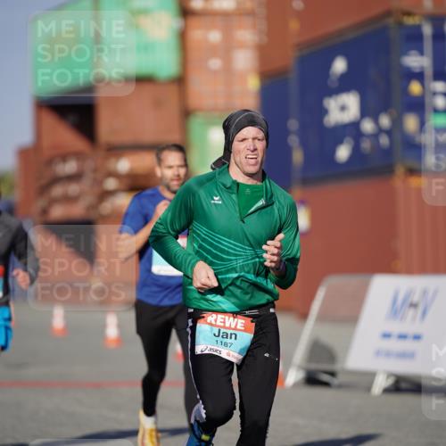 03.10.2025 - Köhlbrandbrückenlauf Michael Burmester http://msf.ph/oto/8992421 03.10.2025 09:52:01 Ziel 1026, 1187, 3756 meine-sportfotos.de