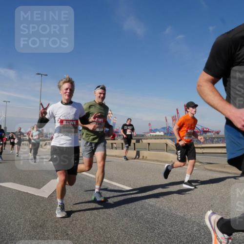 03.10.2025 - Köhlbrandbrückenlauf Matties Gatica Varas http://msf.ph/oto/8992423 03.10.2025 12:44:19 Position 2 4358, 6647 meine-sportfotos.de