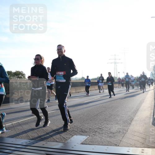03.10.2025 - Köhlbrandbrückenlauf Luisa Fischer http://msf.ph/oto/8992427 03.10.2025 10:17:57 Position 3 23, 2953, 1535, 00 meine-sportfotos.de