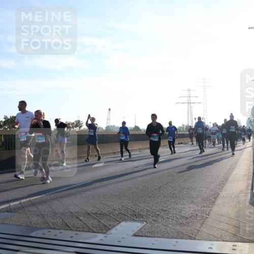 03.10.2025 - Köhlbrandbrückenlauf Luisa Fischer http://msf.ph/oto/8992437 03.10.2025 10:17:58 Position 3 00 meine-sportfotos.de