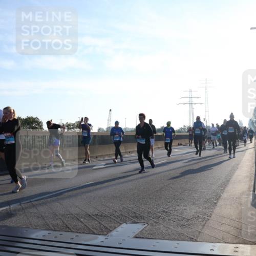 03.10.2025 - Köhlbrandbrückenlauf Luisa Fischer http://msf.ph/oto/8992441 03.10.2025 10:17:58 Position 3 00, 00 meine-sportfotos.de