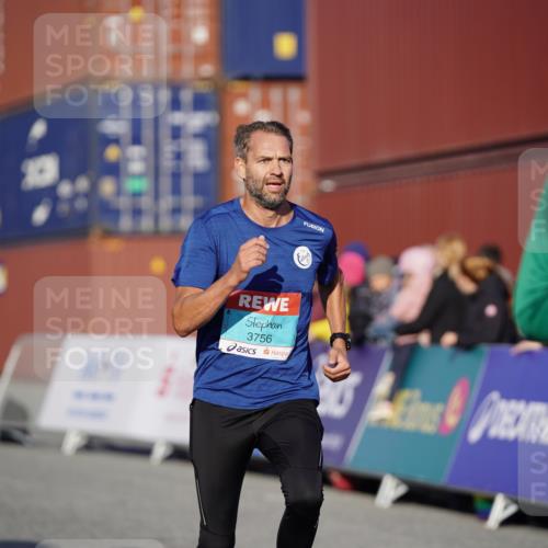 03.10.2025 - Köhlbrandbrückenlauf Michael Burmester http://msf.ph/oto/8992450 03.10.2025 09:52:02 Ziel 1026, 1187, 3756 meine-sportfotos.de