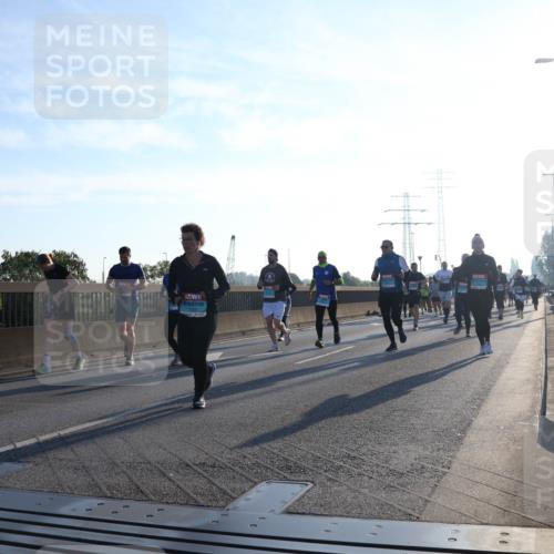 03.10.2025 - Köhlbrandbrückenlauf Luisa Fischer http://msf.ph/oto/8992451 03.10.2025 10:17:59 Position 3  meine-sportfotos.de