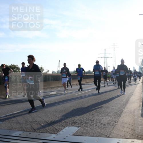 03.10.2025 - Köhlbrandbrückenlauf Luisa Fischer http://msf.ph/oto/8992454 03.10.2025 10:17:59 Position 3 00 meine-sportfotos.de