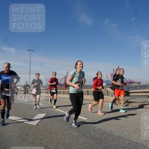 03.10.2025 - Köhlbrandbrückenlauf Matties Gatica Varas http://msf.ph/oto/8992455 03.10.2025 12:44:22 Position 2 118 meine-sportfotos.de