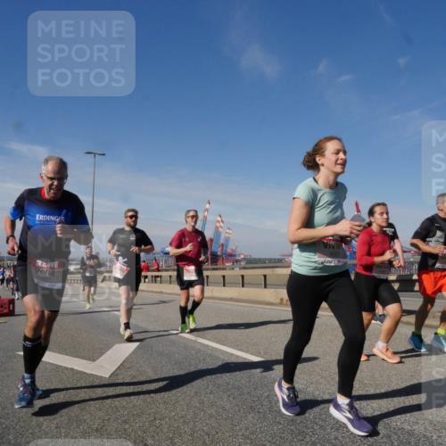 03.10.2025 - Köhlbrandbrückenlauf Matties Gatica Varas http://msf.ph/oto/8992459 03.10.2025 12:44:22 Position 2 4521 meine-sportfotos.de