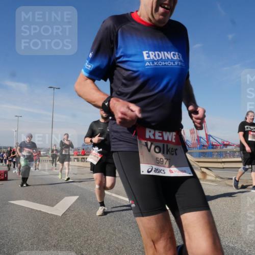 03.10.2025 - Köhlbrandbrückenlauf Matties Gatica Varas http://msf.ph/oto/8992468 03.10.2025 12:44:23 Position 2 5977 meine-sportfotos.de