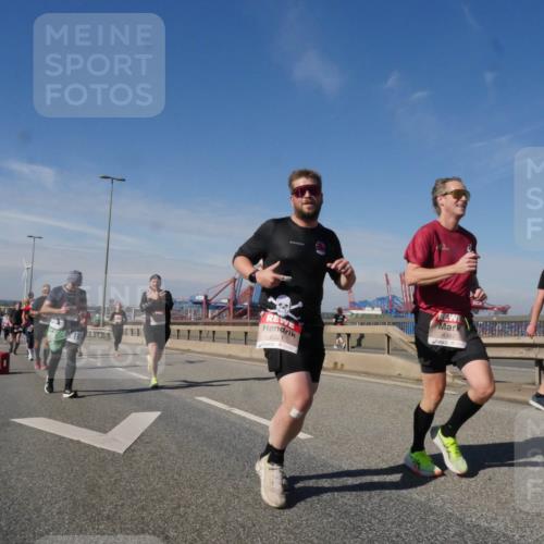 03.10.2025 - Köhlbrandbrückenlauf Matties Gatica Varas http://msf.ph/oto/8992471 03.10.2025 12:44:24 Position 2 6021, 4382 meine-sportfotos.de